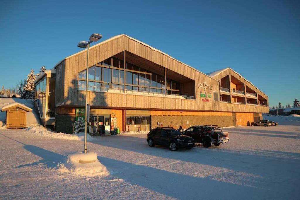 Leilighet Med Panoramautsikt Sjusjoen Innendors Parkering Buitenkant foto