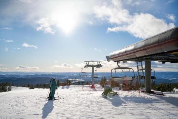 Leilighet Med Panoramautsikt Sjusjoen Innendors Parkering Buitenkant foto